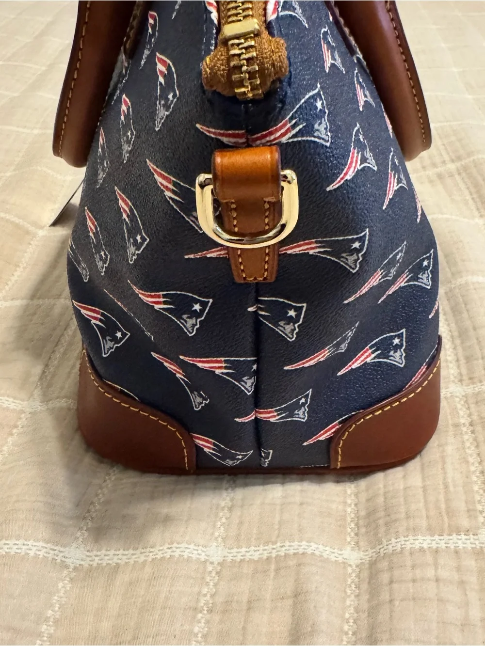 Dooney & Bourke nwt official